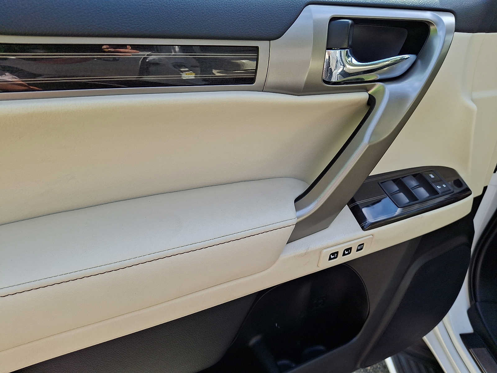 Used 2020 Lexus GX 460 Premium w/ Premium Package AWD/4WD image 13