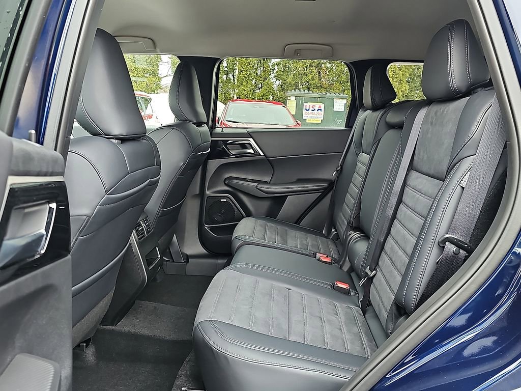 New 2026 Mitsubishi Outlander SE image 6