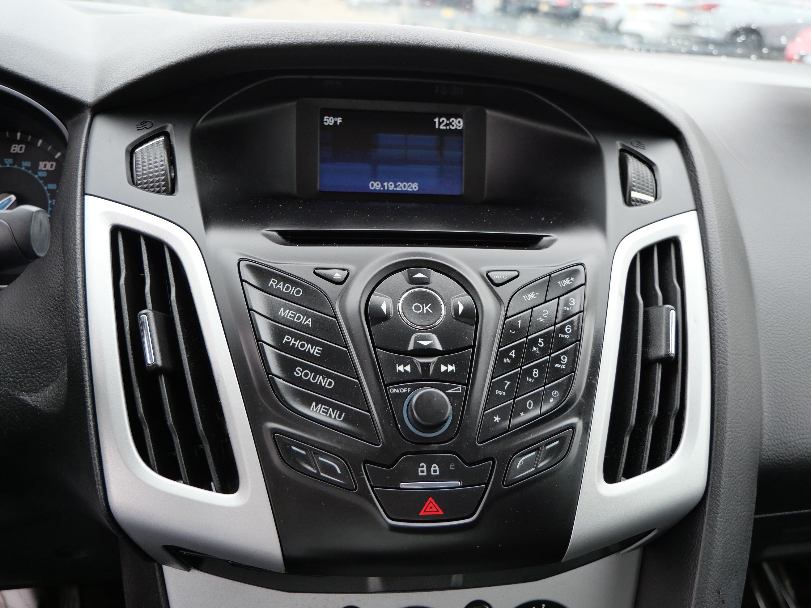 Used 2014 Ford Focus SE FWD image 22