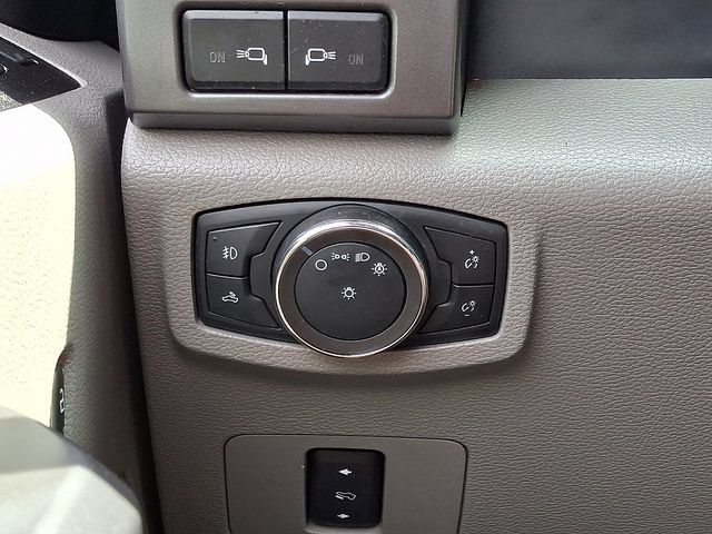 Used 2020 Ford F350 XLT w/ XLT Premium Package AWD/4WD image 24