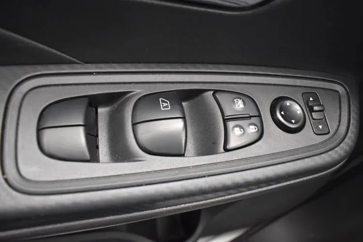 Used 2025 Nissan Versa SV FWD image 20