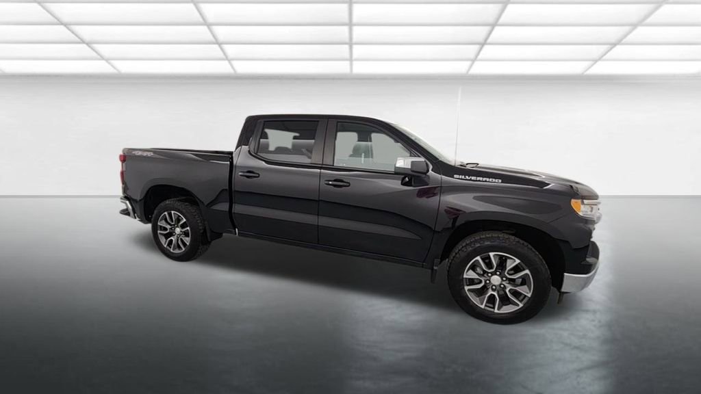 Used 2022 Chevrolet Silverado 1500 LT image 9