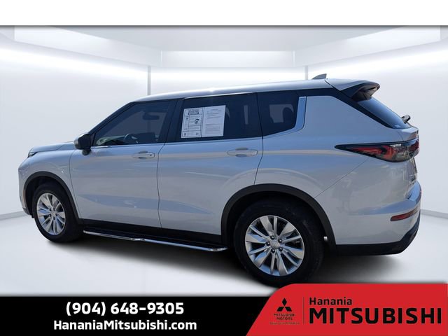 Used 2025 Mitsubishi Outlander ES image 6
