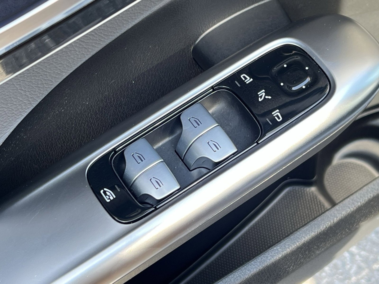 Certified 2022 Mercedes-Benz C 300 4MATIC Sedan image 13
