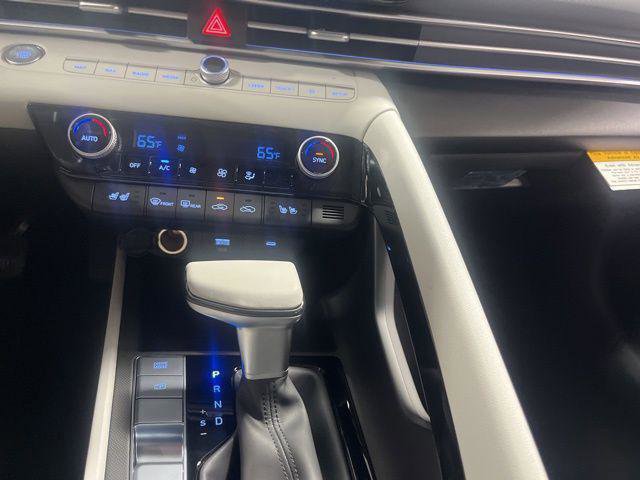 New 2025 Hyundai Elantra Limited image 19