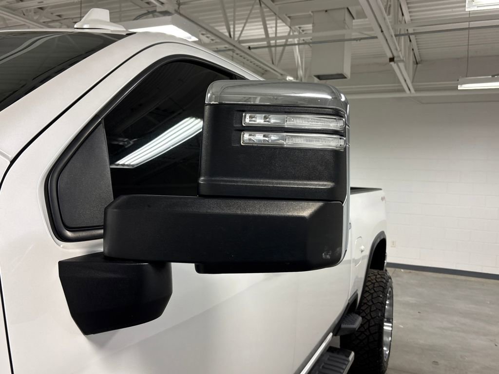 Used 2022 Chevrolet Silverado 2500 LTZ image 11