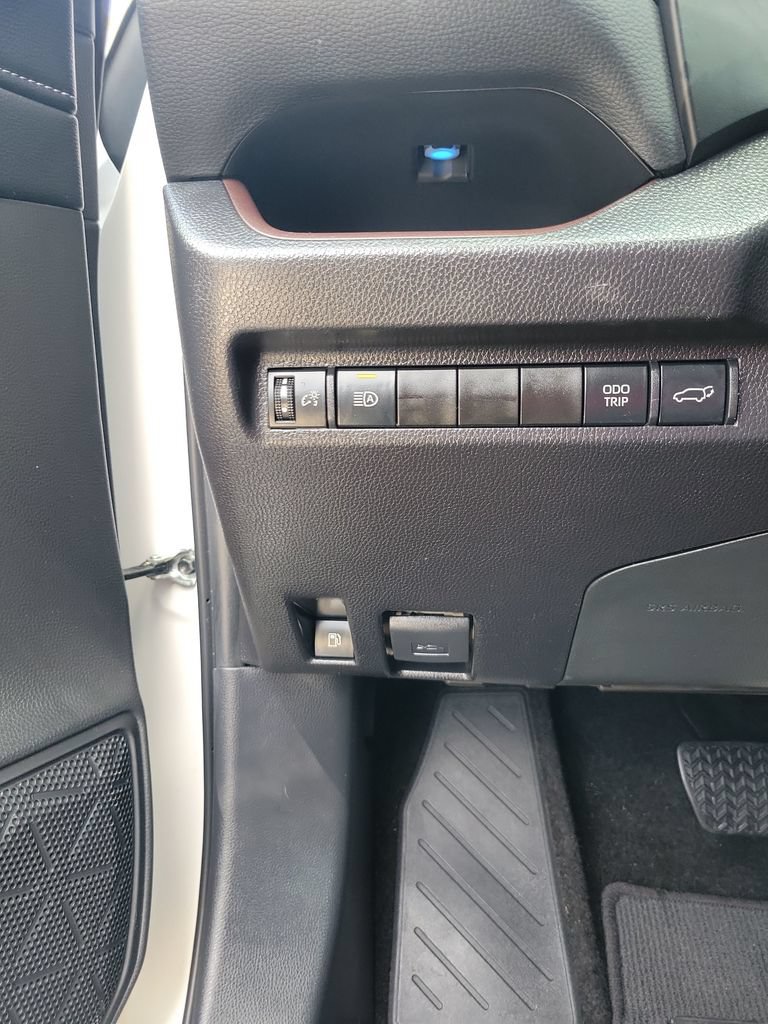 Certified 2025 Toyota RAV4 Limited AWD/4WD image 29