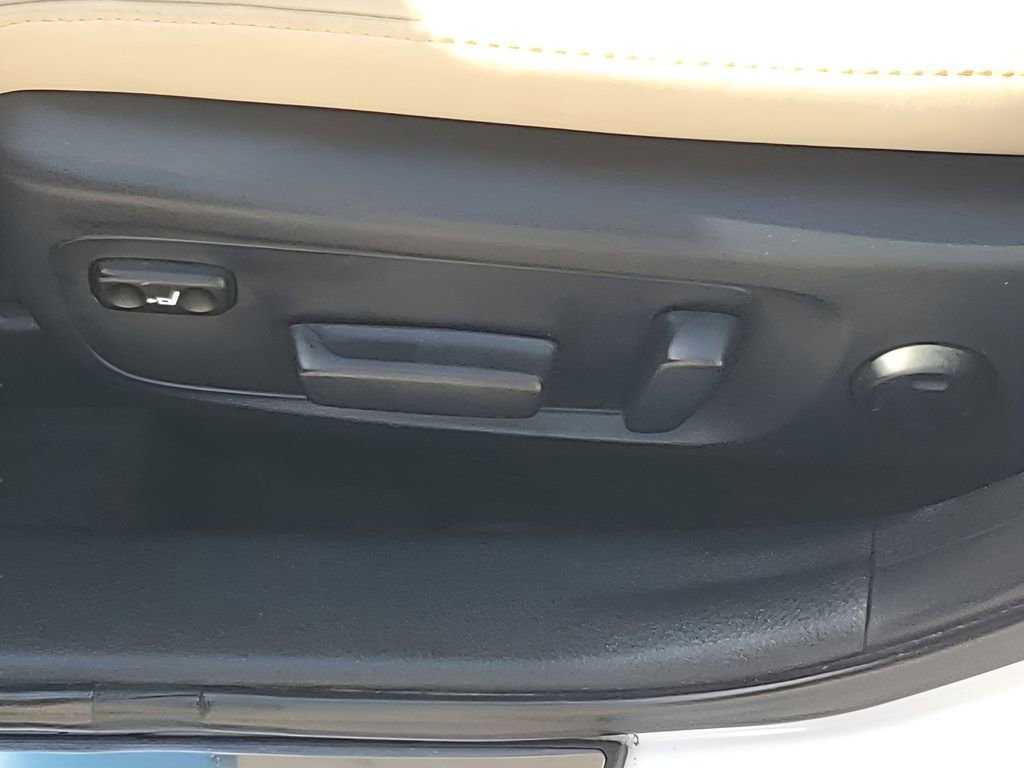 Used 2018 Toyota Avalon Limited w/ Protection Package image 29