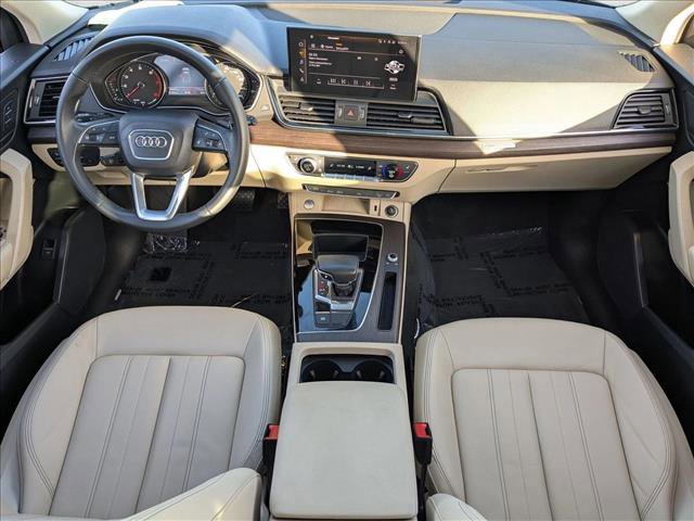 Used 2023 Audi Q5 2.0T Premium w/ Convenience Package AWD/4WD image 16