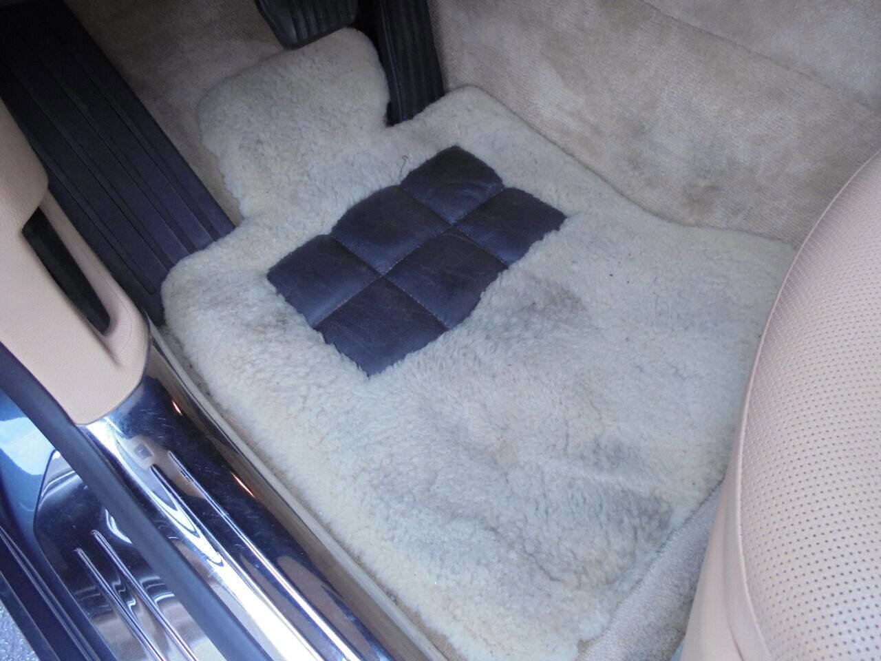 Used 2011 Rolls-Royce Ghost image 45