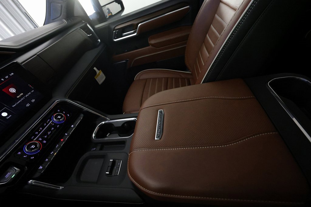 Used 2025 GMC Sierra 3500 Denali Ultimate image 37