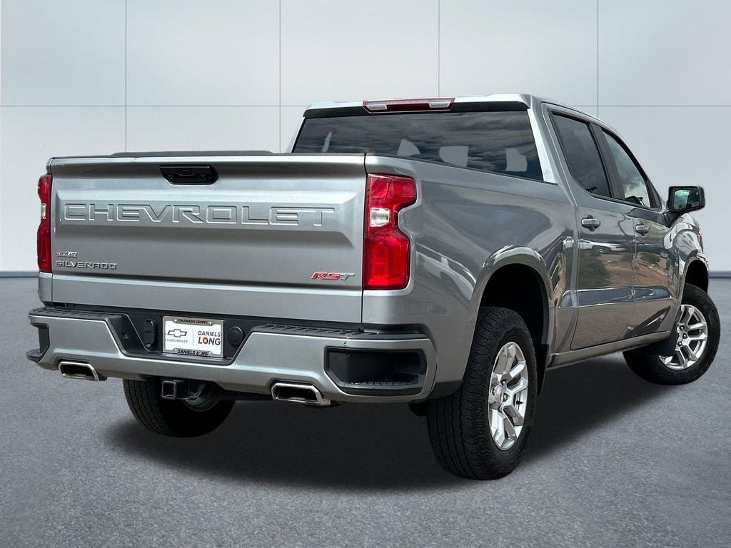 Used 2023 Chevrolet Silverado 1500 RST AWD/4WD image 2