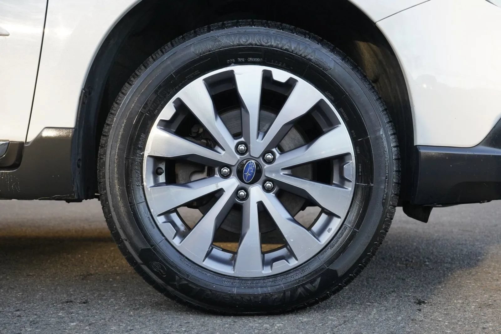 Used 2017 Subaru Outback 2.5i Touring AWD/4WD image 13
