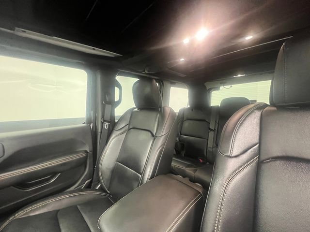 Used 2025 Jeep Wrangler Sahara image 46