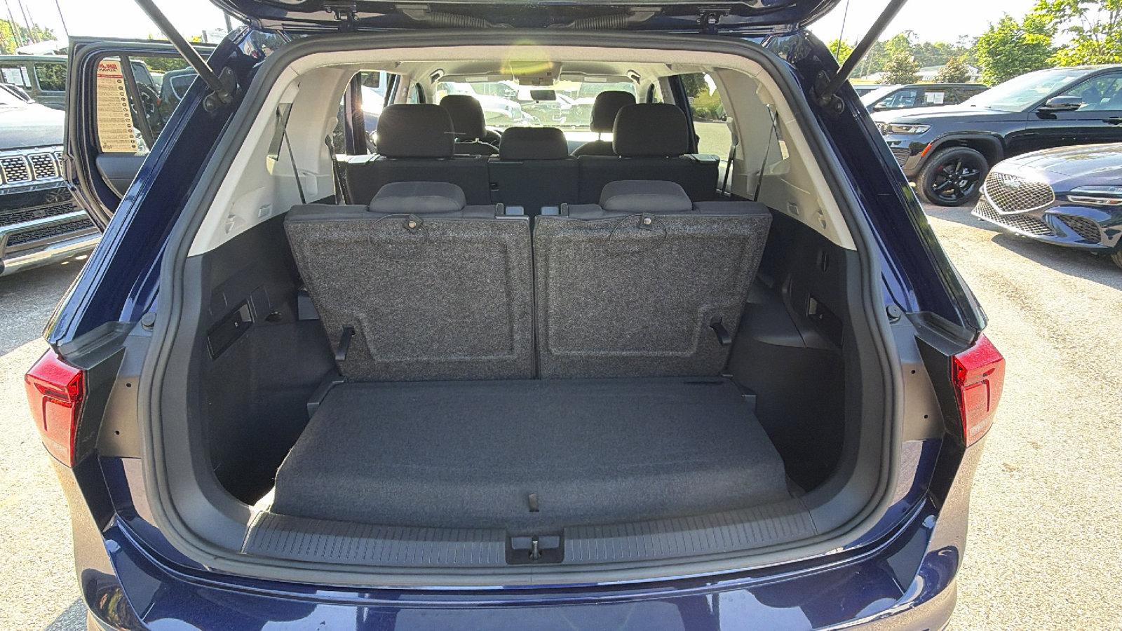 Used 2021 Volkswagen Tiguan S FWD image 13