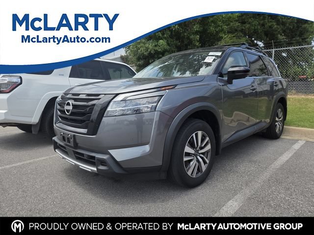 Used 2024 Nissan Pathfinder SL w/ Black Appearance Package
