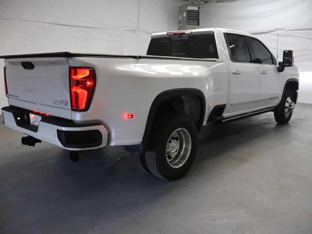 Used 2024 Chevrolet Silverado 3500 High Country w/ High Country Premium Package AWD/4WD image 7