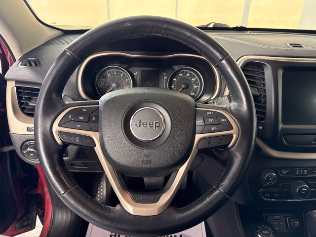 Used 2015 Jeep Cherokee Latitude w/ Cold Weather Group AWD/4WD image 19