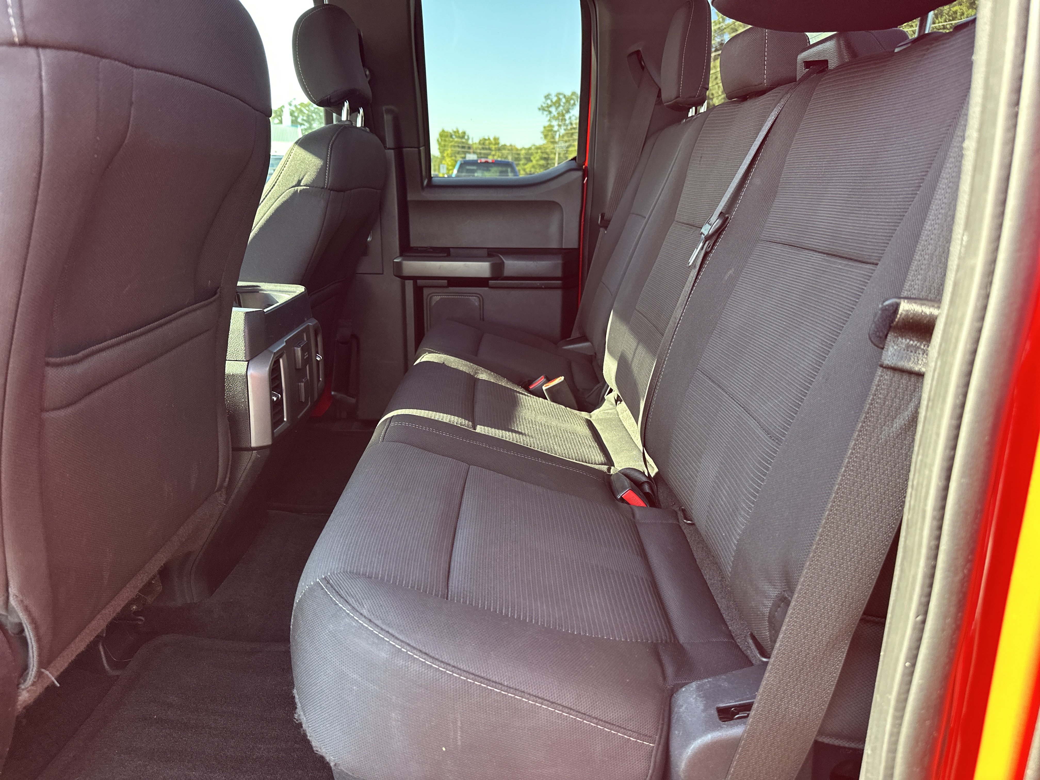 Used 2015 Ford F150 XLT w/ Equipment Group 302A Luxury AWD/4WD image 21
