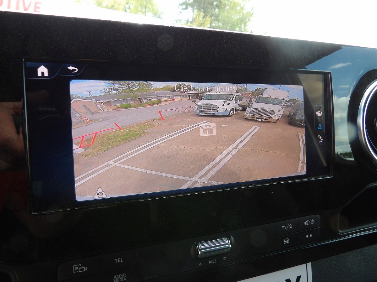 Used 2025 Mercedes-Benz Sprinter 2500 image 13