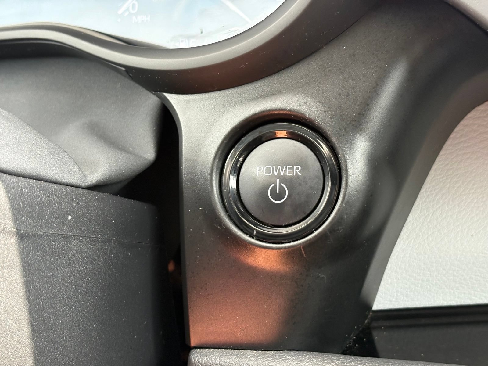 Used 2025 Toyota Sienna XLE FWD image 18