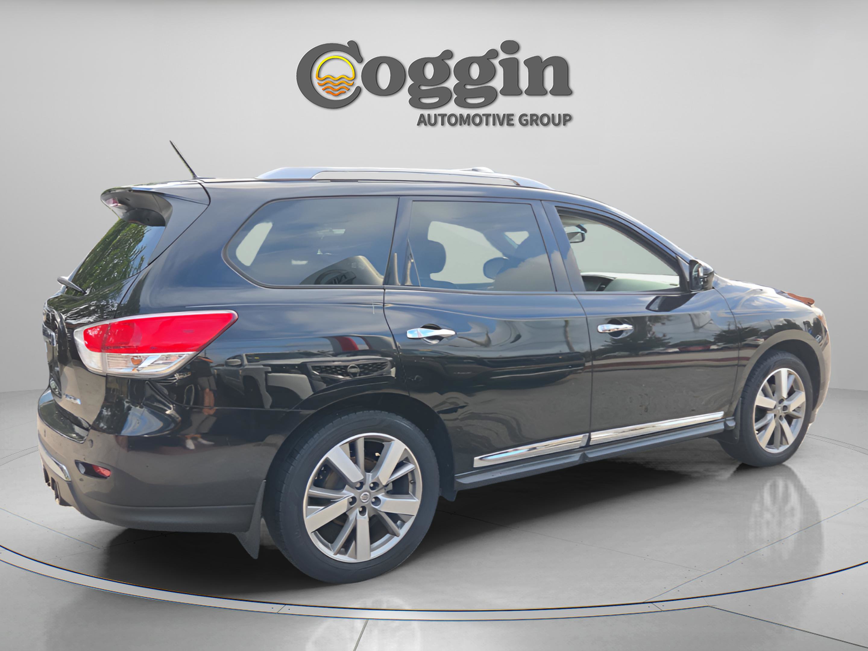 Used 2015 Nissan Pathfinder Platinum FWD image 5