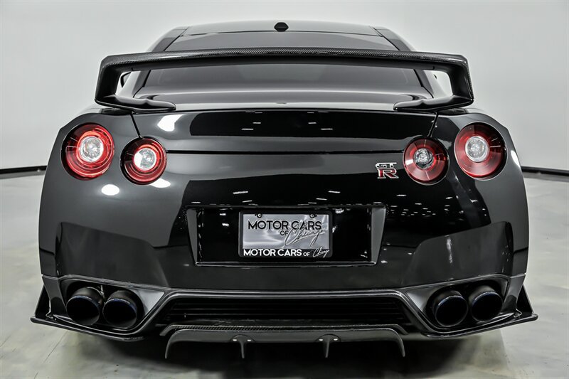 Used 2016 Nissan GT-R Black Edition AWD/4WD image 9