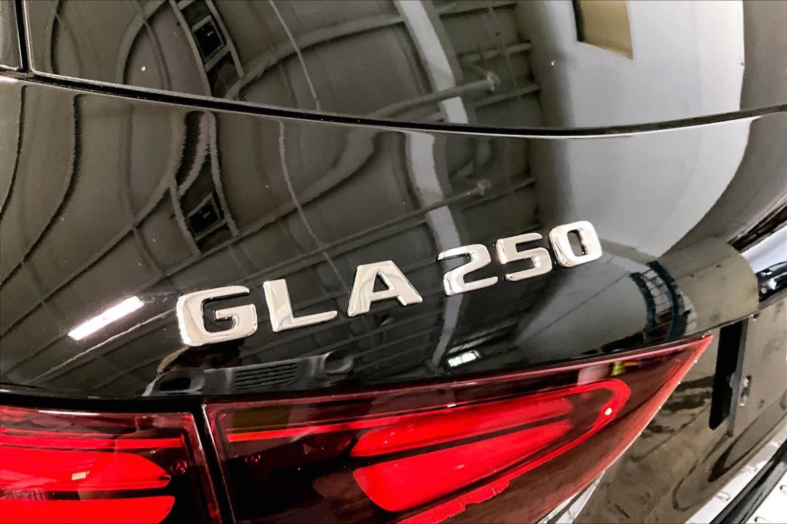 Used 2024 Mercedes-Benz GLA 250 4MATIC image 10