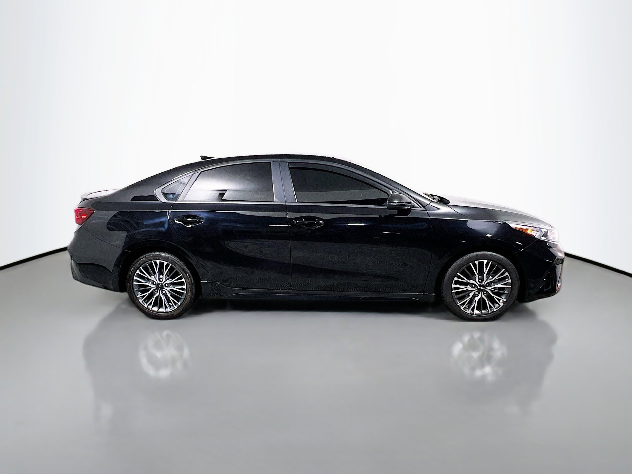 Used 2022 Kia Forte GT-Line w/ GT-Line Technology Package image 3