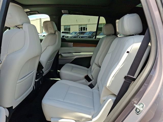 New 2026 Cadillac Vistiq Luxury w/ LPO, Floor Liner Package image 5