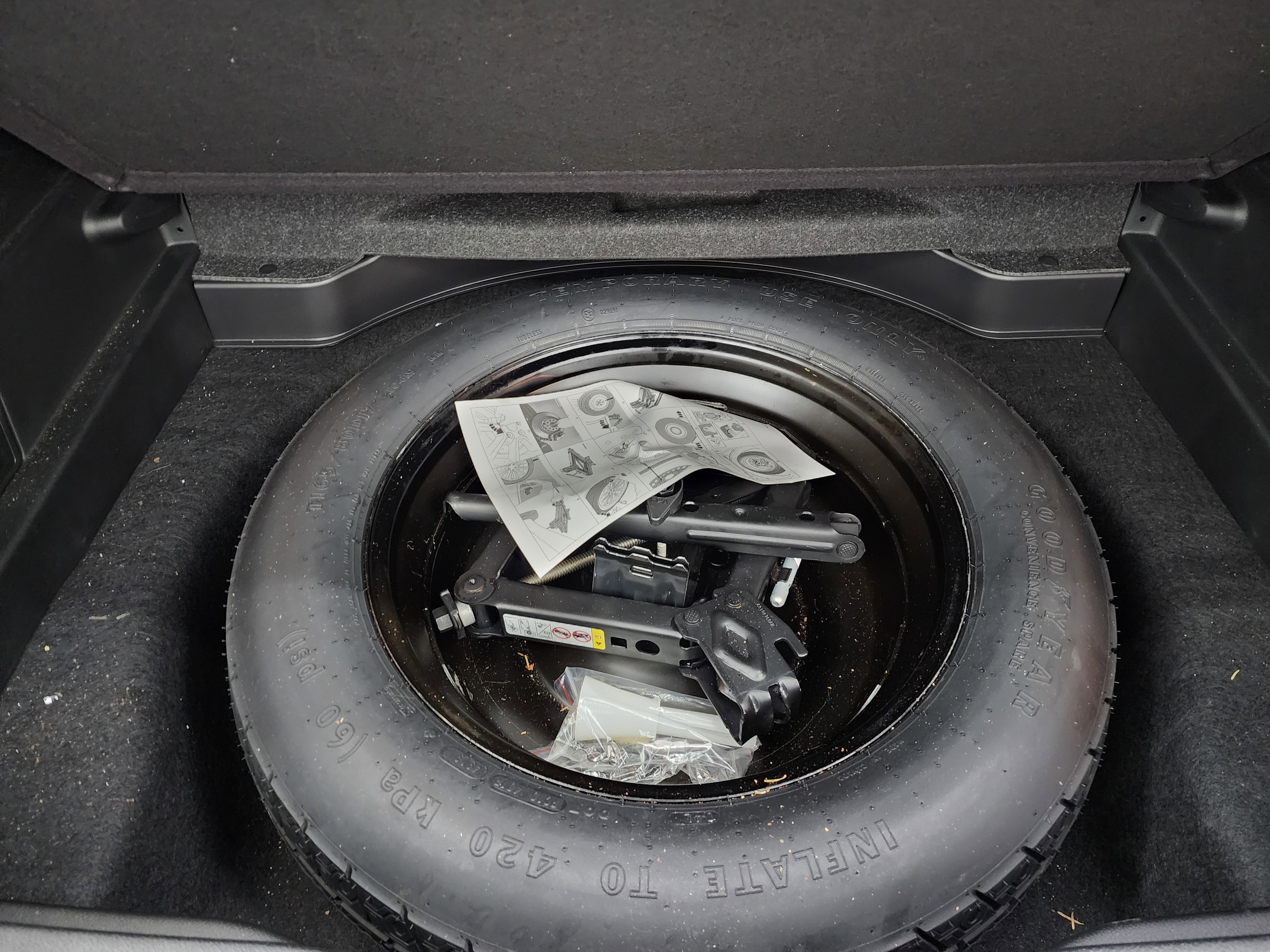 Used 2020 Jeep Cherokee Limited image 28