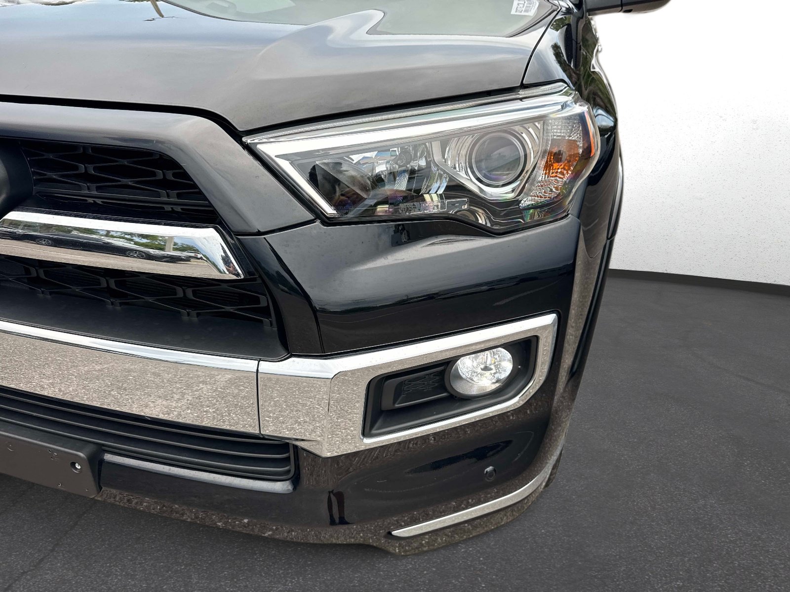 Used 2017 Toyota 4Runner Limited AWD/4WD image 9