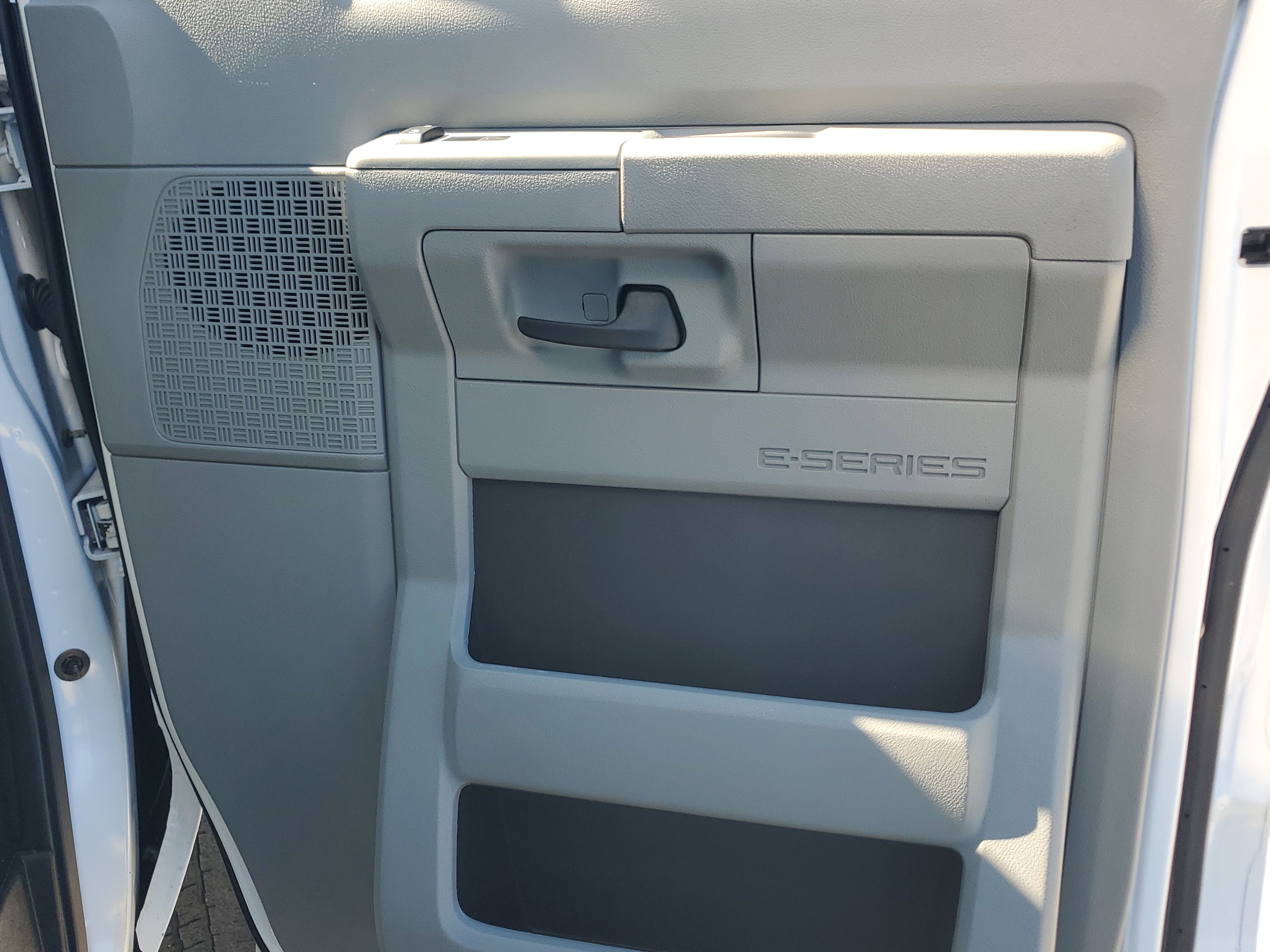 Used 2022 Ford E-350 and Econoline 350 Super Duty w/ Power Windows & Locks Group image 26