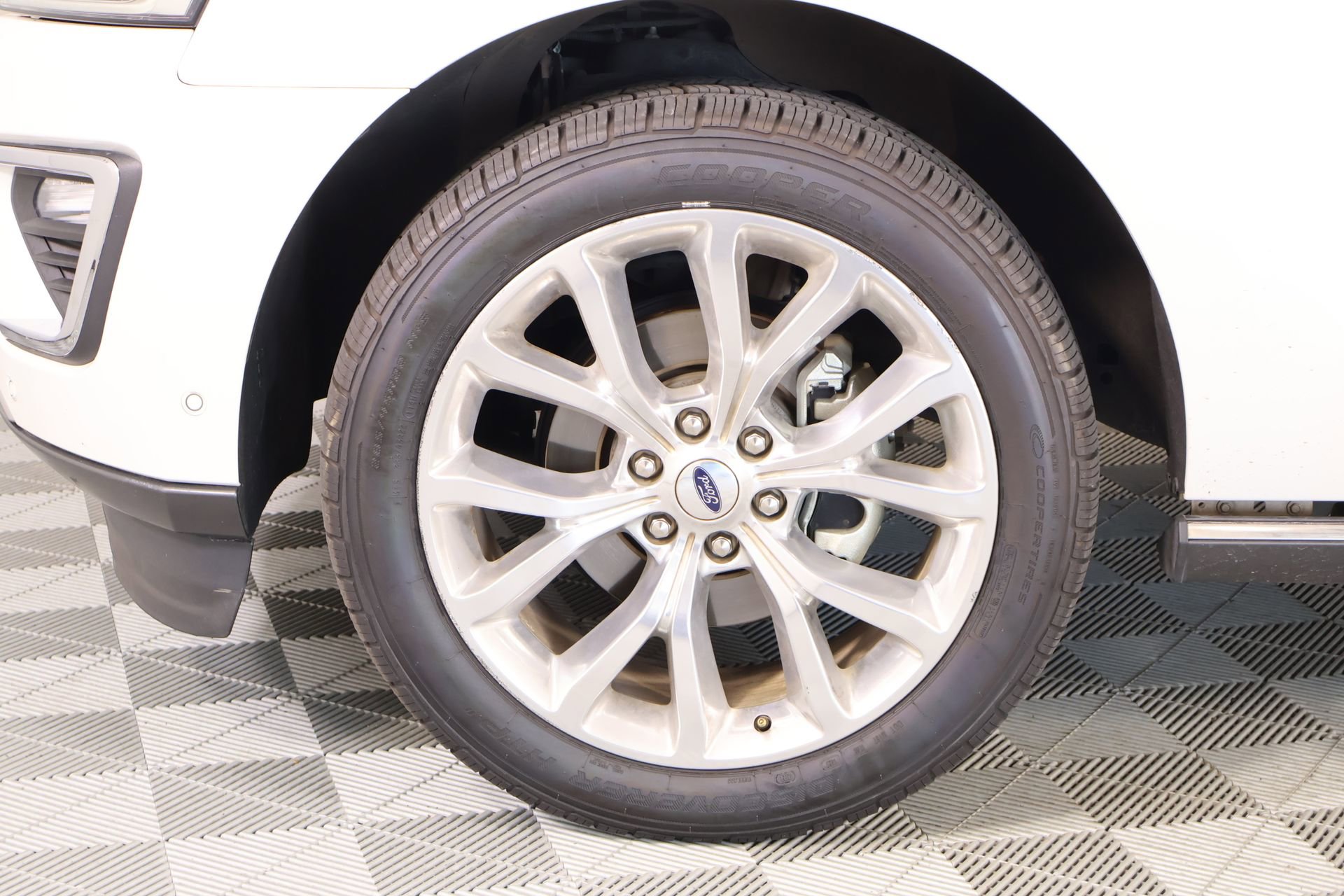 Used 2019 Ford Expedition Limited w/ Equipment Group 302A image 22