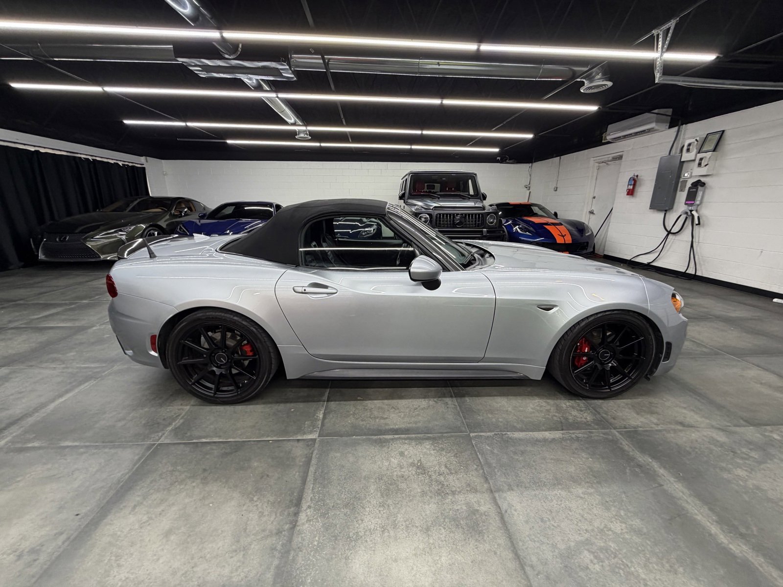 Used 2019 FIAT 124 Spider Abarth w/ Convenience Group image 8