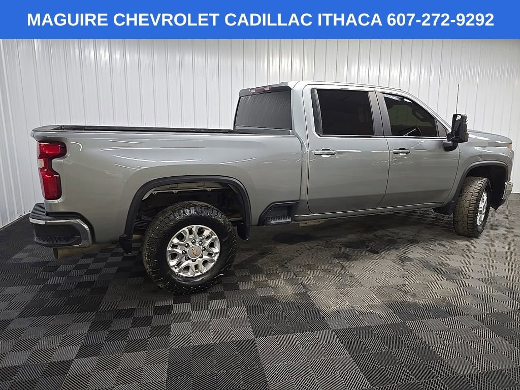 Used 2024 Chevrolet Silverado 3500 LT AWD/4WD image 3