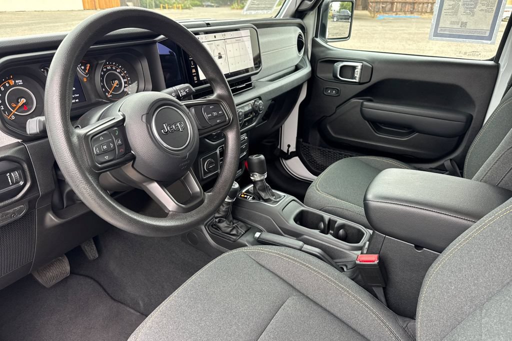 Used 2025 Jeep Gladiator Sport AWD/4WD image 10