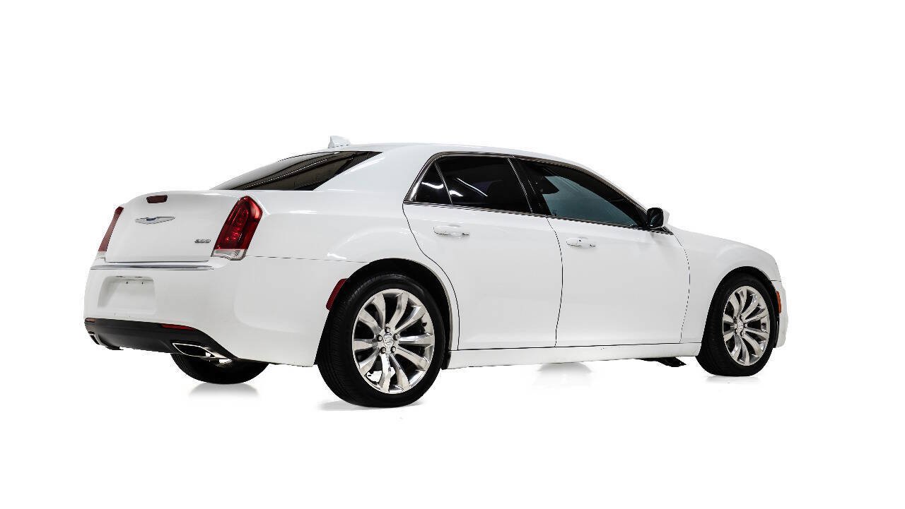 Used 2019 Chrysler 300 Touring L w/ Quick Order Package 22F RWD image 3
