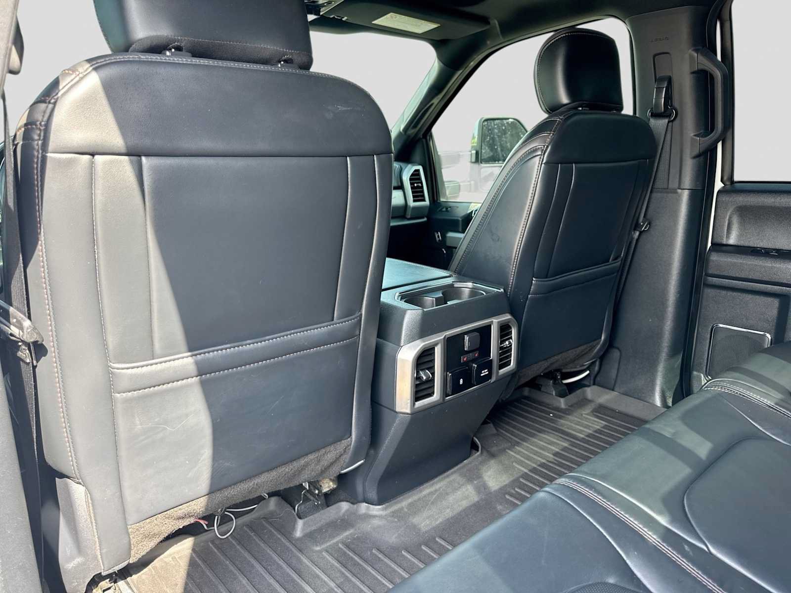 Used 2022 Ford F350 Platinum w/ FX4 Off-Road Package AWD/4WD image 17