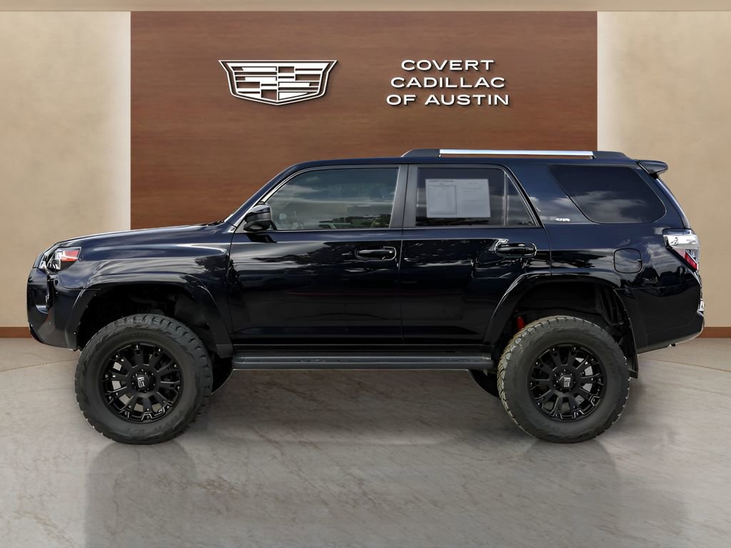 Used 2019 Toyota 4Runner SR5 AWD/4WD image 2