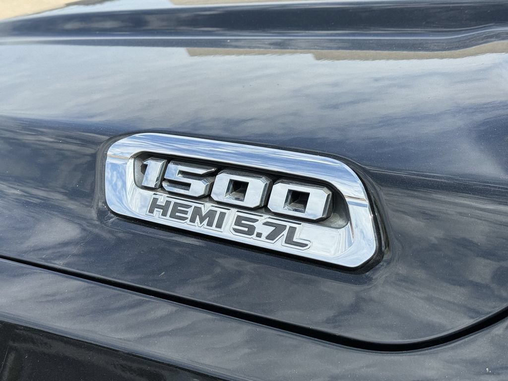 Used 2019 RAM 1500 Laramie RWD image 9