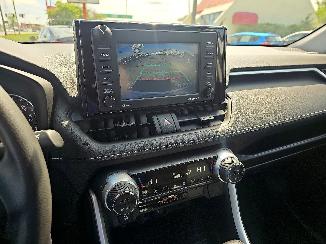 Used 2022 Toyota RAV4 LE image 16
