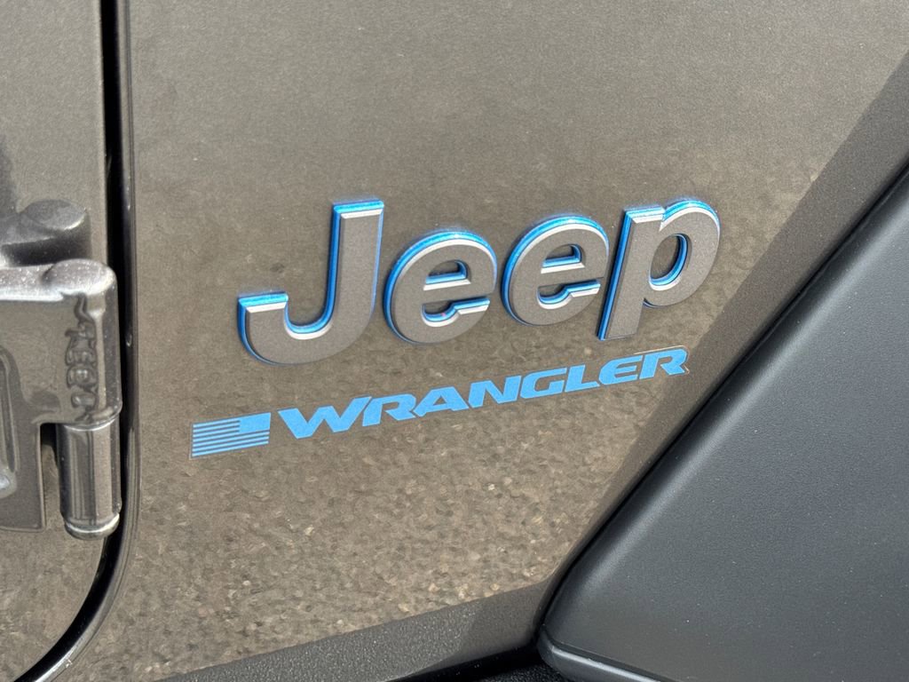 Certified 2023 Jeep Wrangler Unlimited AWD/4WD image 8
