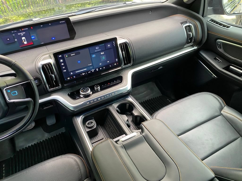 Used 2025 Ford Expedition Tremor AWD/4WD image 29