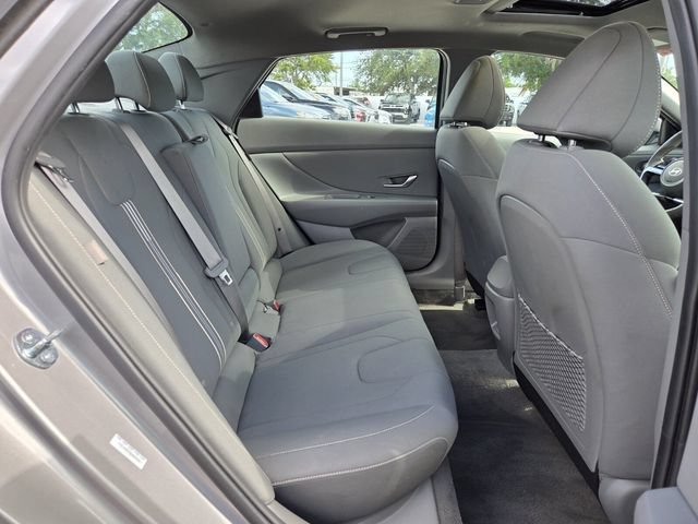 Used 2025 Hyundai Elantra SEL FWD image 17