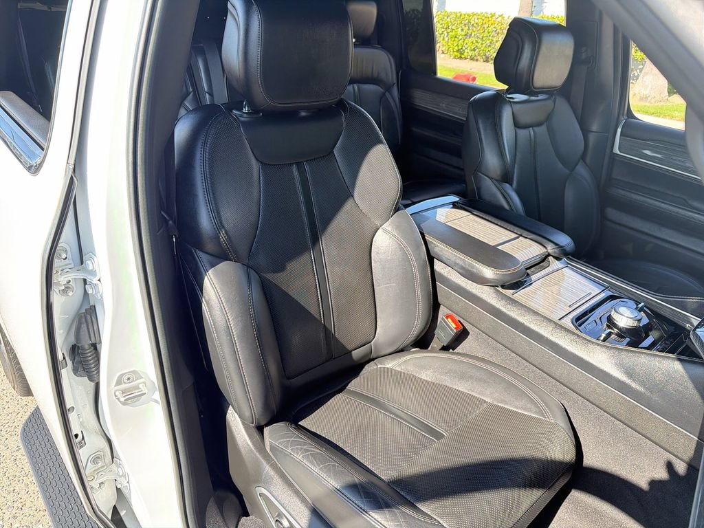 Certified 2022 Jeep Wagoneer Series III AWD/4WD image 26
