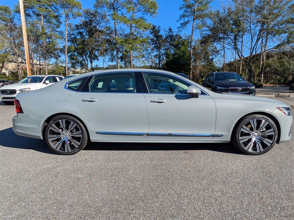 Used 2025 Volvo S90 B6 Plus image 3