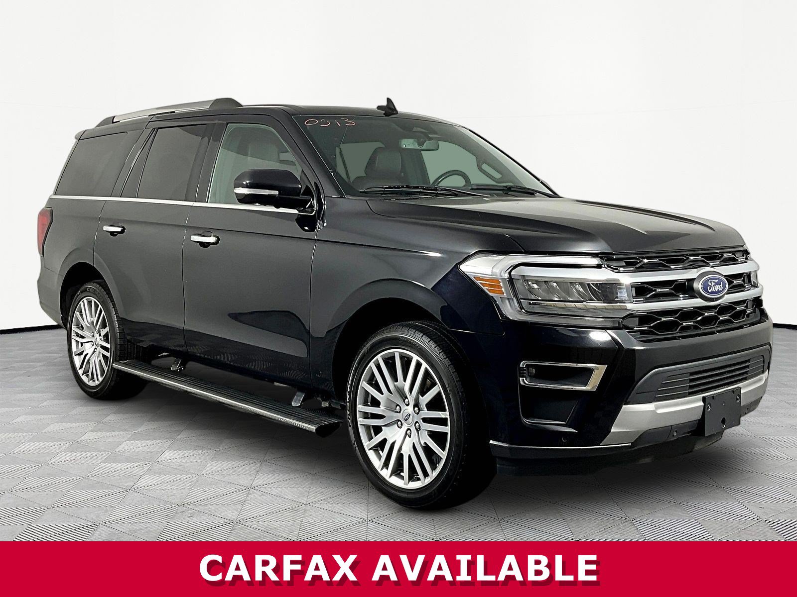 Used 2024 Ford Expedition Limited AWD/4WD image 3