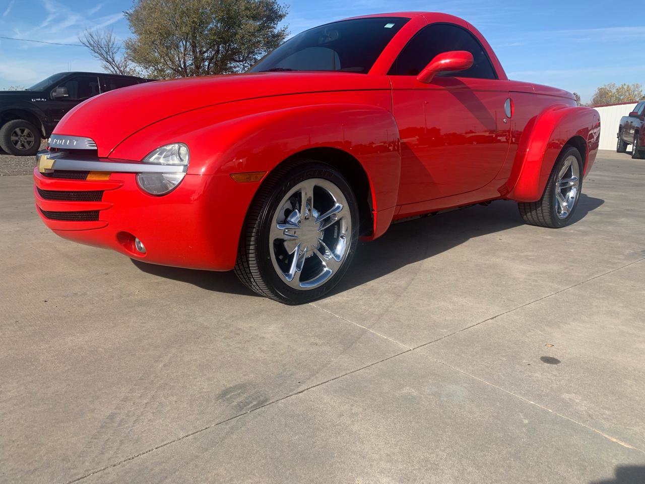 Used 2005 Chevrolet SSR w/ Preferred Equipment Group RWD image 3