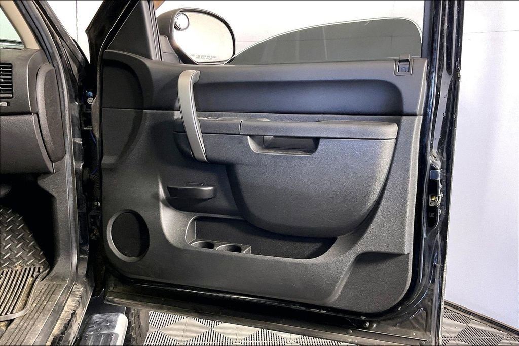 Used 2013 Chevrolet Silverado 2500 LT w/ Convenience Package image 23